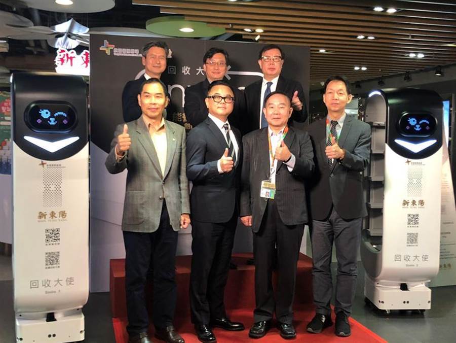 東元、新東陽開發(fā)智能餐盤 回收機(jī)器人今上工